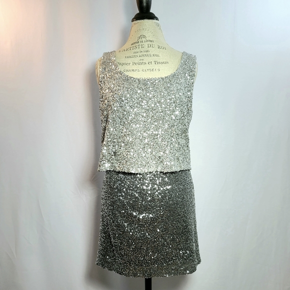 Forever 21 Sequin Sleeveless Medium Top - Picture 4 of 7